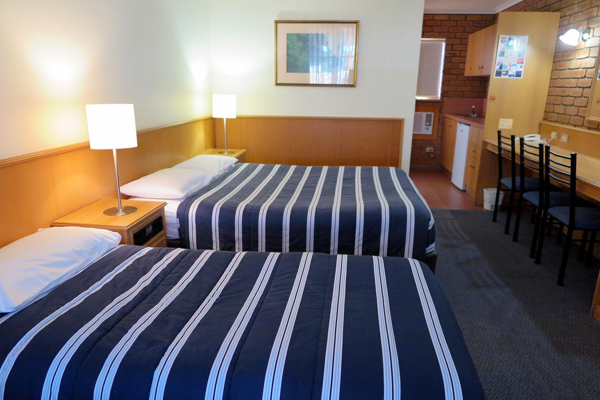 ميريمبولا Summerhill Motor Inn (Adults Only) المظهر الخارجي الصورة