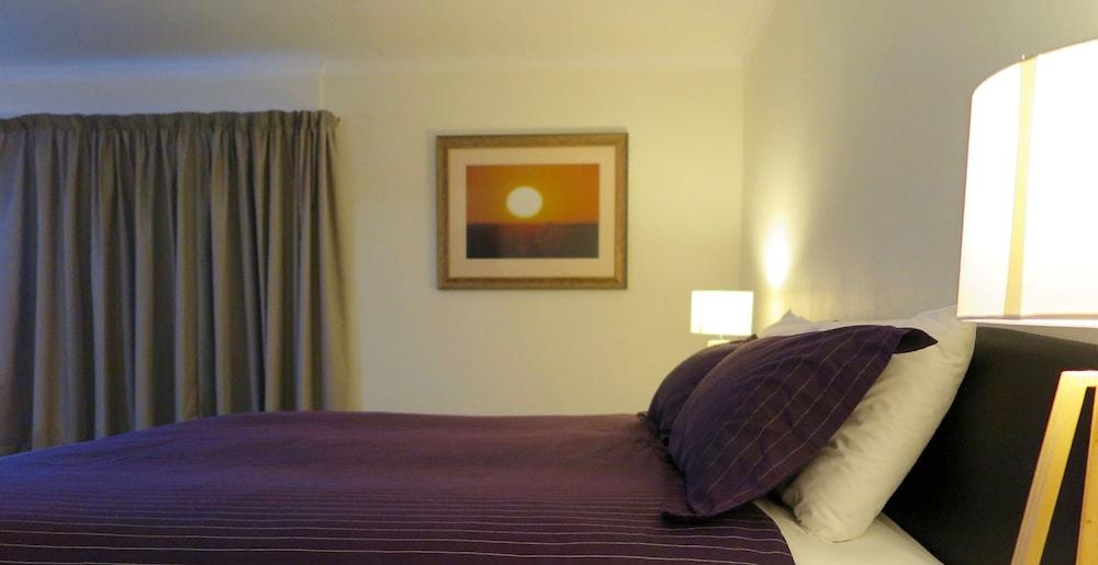 ميريمبولا Summerhill Motor Inn (Adults Only) المظهر الخارجي الصورة