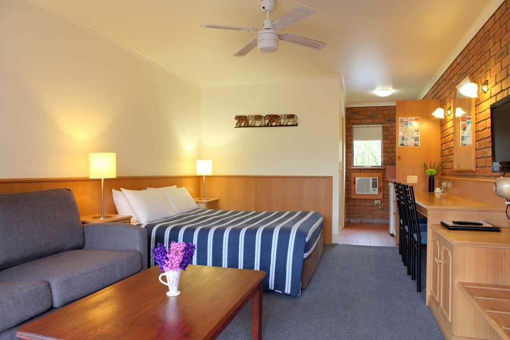 ميريمبولا Summerhill Motor Inn (Adults Only) الغرفة الصورة