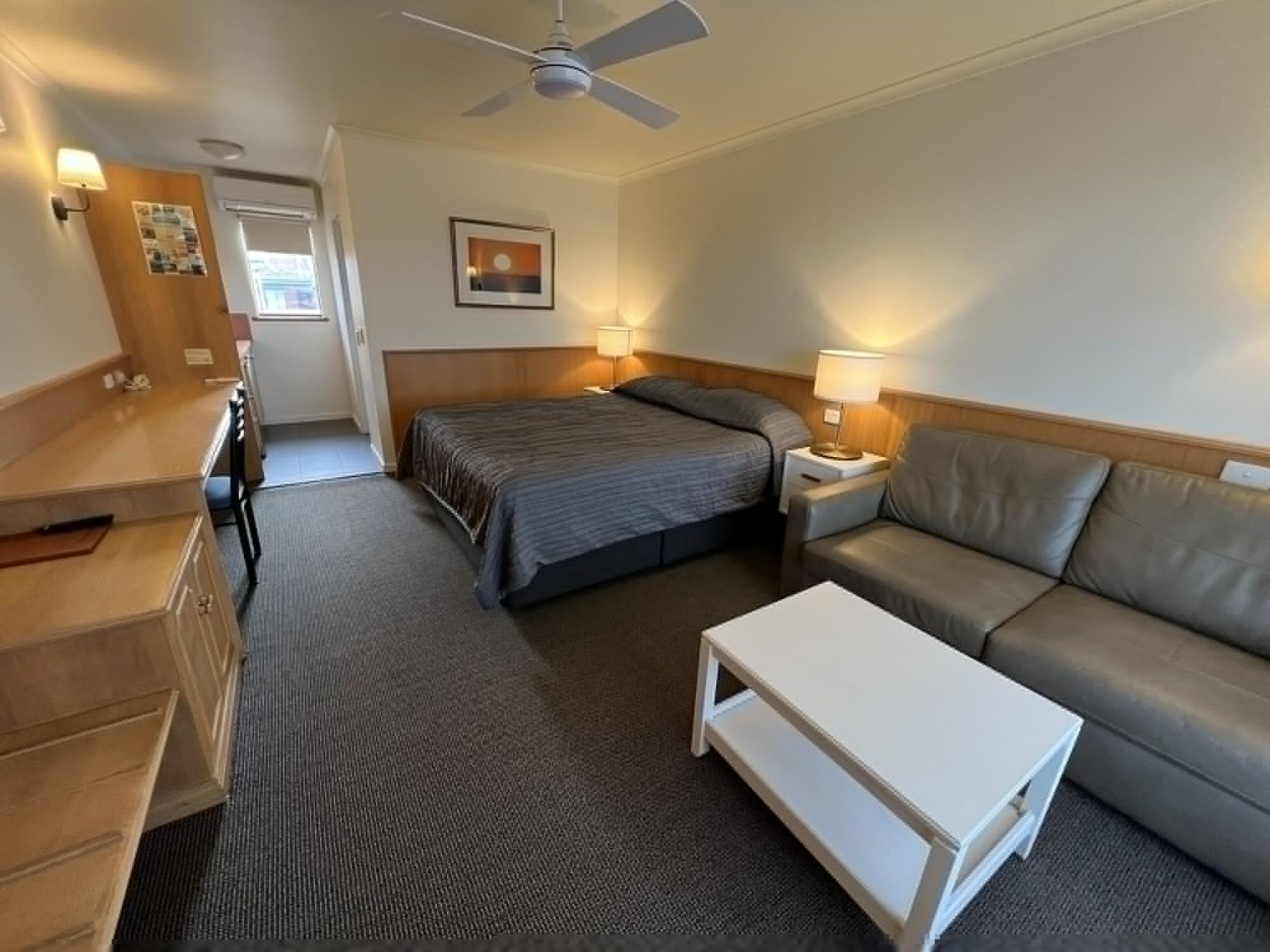 ميريمبولا Summerhill Motor Inn (Adults Only) المظهر الخارجي الصورة