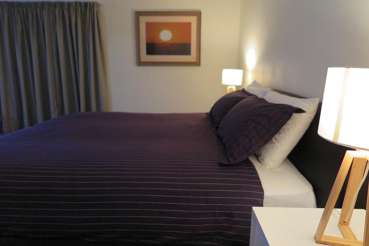 ميريمبولا Summerhill Motor Inn (Adults Only) المظهر الخارجي الصورة